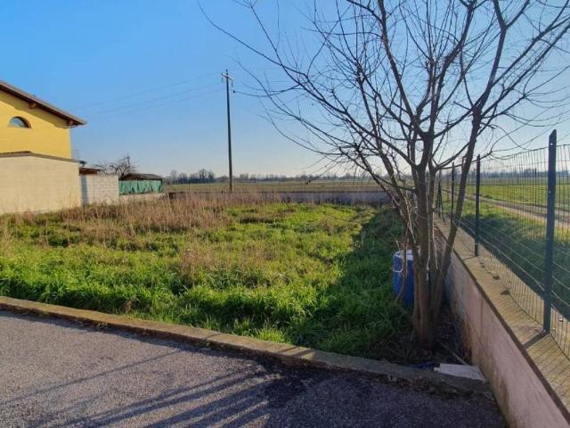 Terreno in vendita a Castelverde, Lombardia