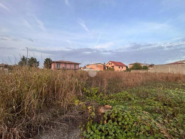 Terreno in vendita a Castelvisconti, Lombardia