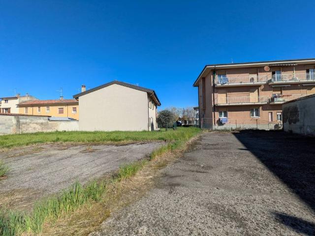 Terreno in vendita a Castiglione D'adda, Lombardia