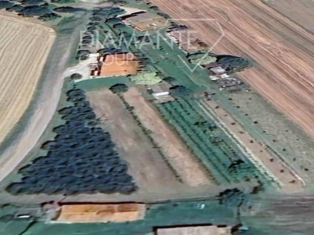 Terreno in vendita a Carraia, Gioiella