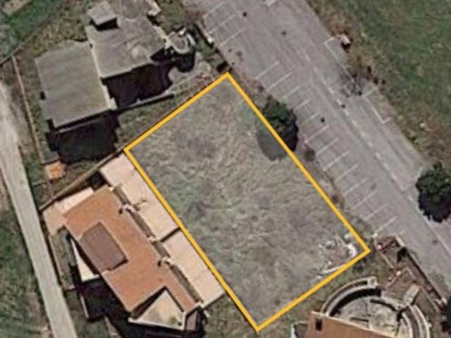 Terreno in vendita a Macchie, Gioiella