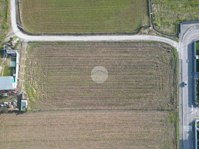 Terreno in vendita a Castrezzato, Lombardia