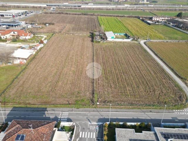 Terreno in vendita a Castrezzato, Lombardia