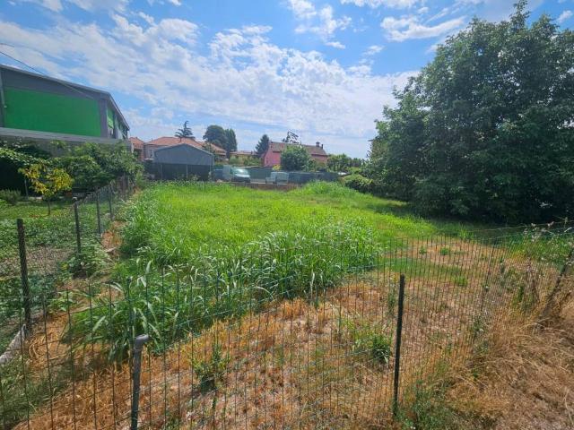 Terreno in vendita a Cava Manara, Lombardia