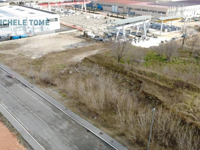 Terreno in vendita a Cavaion Veronese, Veneto