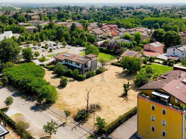 Terreno in vendita a Cavriago-San Nicolò, Cavriago
