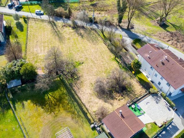 Terreno in vendita a Cazzago Brabbia, Lombardia