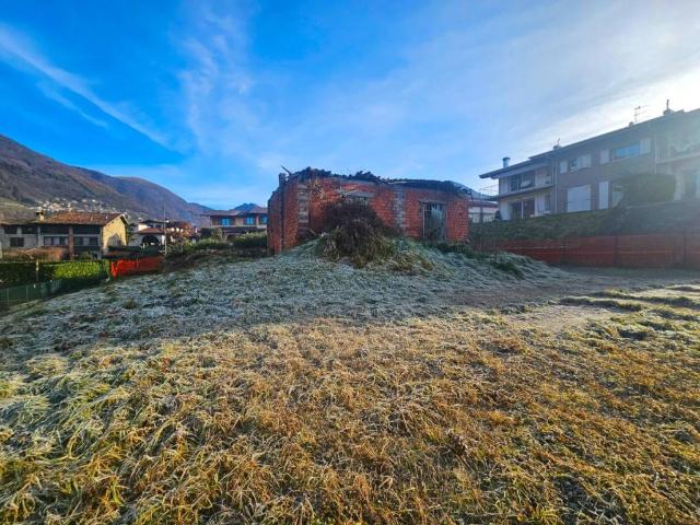 Terreno in vendita a Gandino, Lombardia