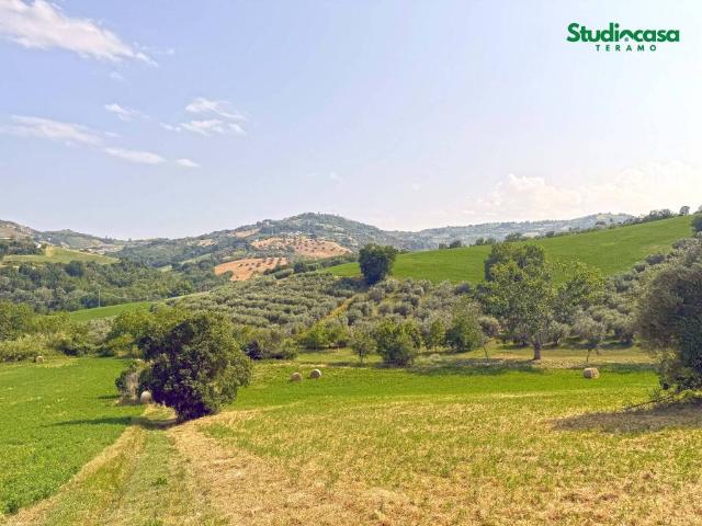 Terreno in vendita a Cellino Attanasio, Abruzzo