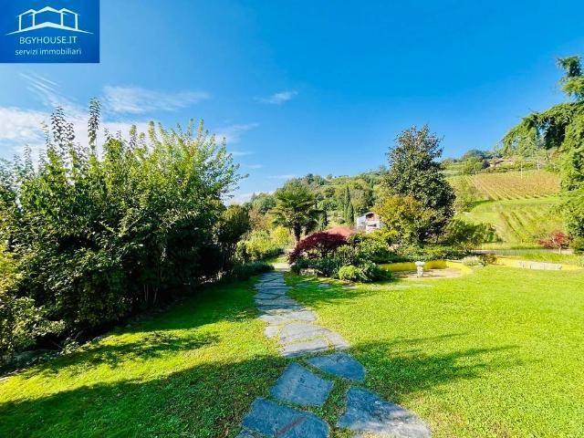 Terreno in vendita a Cenate Sopra, Lombardia