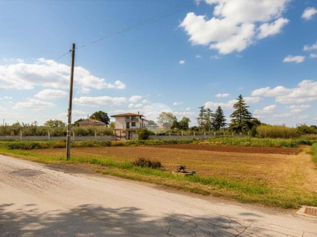 Terreno in vendita a Cepagatti, Abruzzo