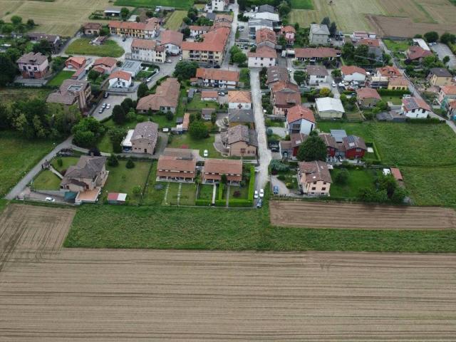 Terreno in vendita a Cascina Lavezzari, Cermenate