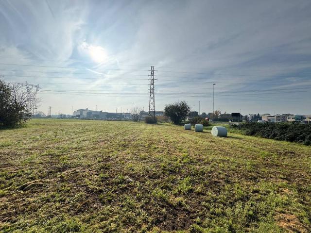 Terreno in vendita a Cernusco Sul Naviglio, Lombardia