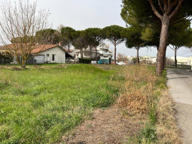 Terreno in vendita a Cervia, Reggio Emilia