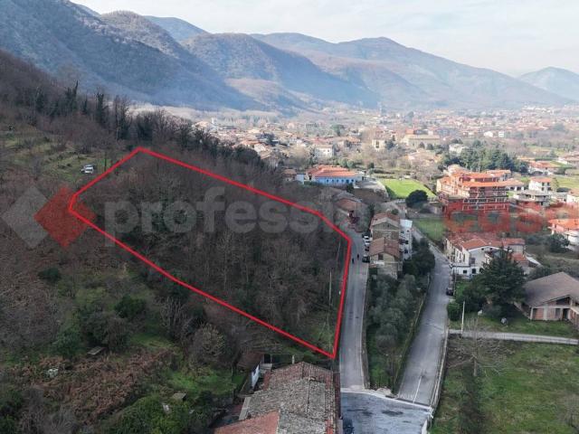 Terreno in vendita a Cervinara, Campania