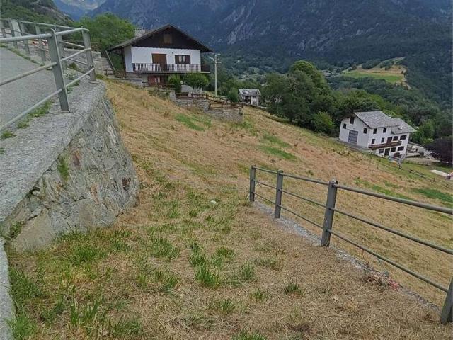 Terreno in vendita a Challand Saint Anselme, Aosta