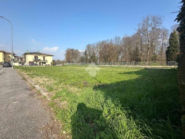 Terreno in vendita a Chieve, Lombardia