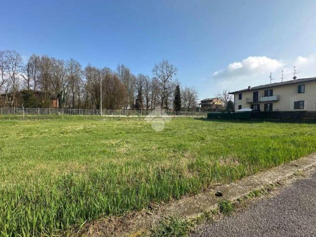 Terreno in vendita a Chieve, Lombardia
