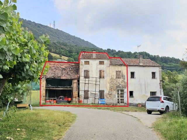 Terreno in vendita a Cinto Euganeo, Valnogaredo