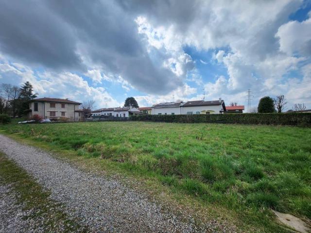 Terreno in vendita a Cislago, Lombardia