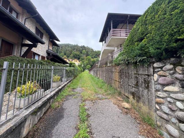 Terreno in vendita a Clusone, Lombardia
