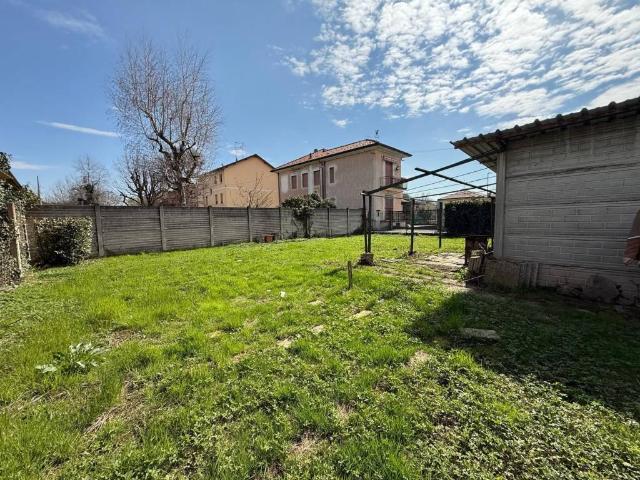 Terreno in vendita a Cogliate, Lombardia