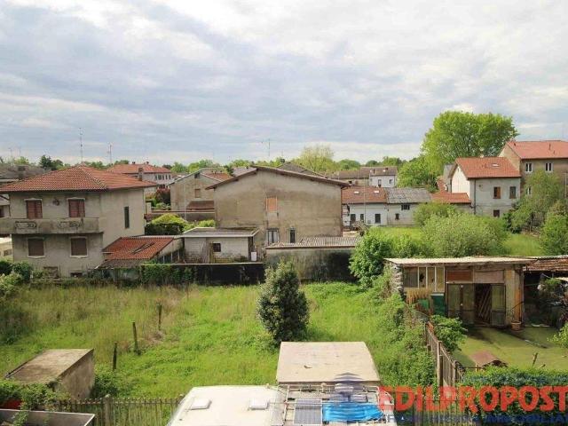 Terreno in vendita a Cogliate, Lombardia