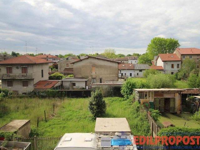 Terreno in vendita a Cogliate, Lombardia
