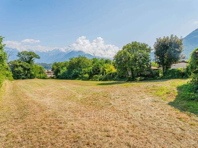 Terreno in vendita a Colico, Lombardia