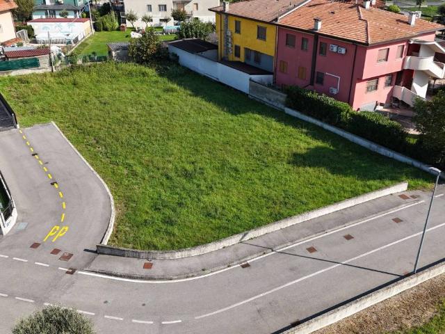 Terreno in vendita a Cologno Al Serio, Lombardia