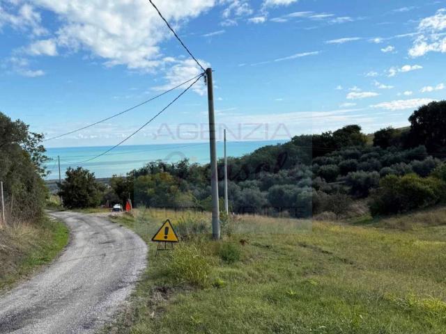 Terreno in vendita a Unione dei Comuni della Val Vibrata, Colonnella