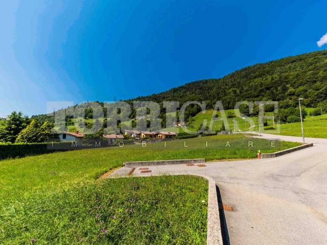 Terreno in vendita a Colzate, Lombardia