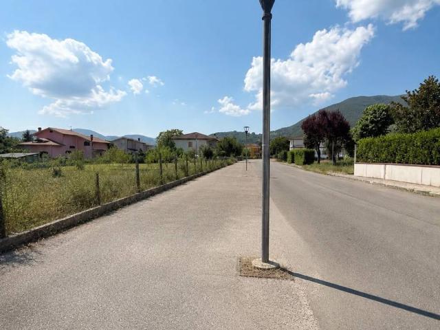 Terreno in vendita a Contigliano, Lazio