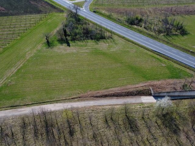 Terreno in vendita a Cormons, Friuli-Venezia Giulia