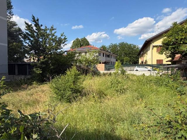 Terreno in vendita a Cornaredo, Lombardia