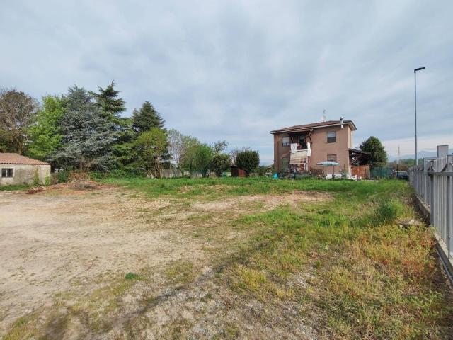 Terreno in vendita a Cornate D'adda, Lombardia