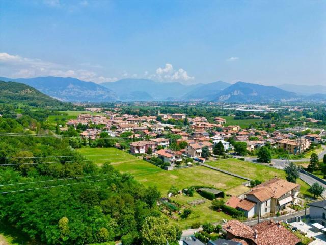 Terreno in vendita a Corte Franca, Lombardia