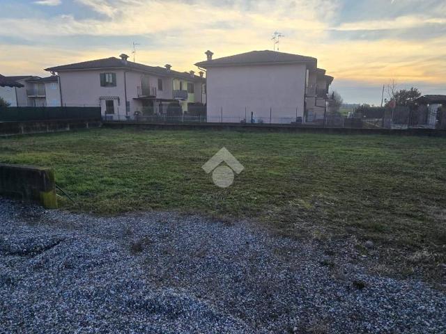 Terreno in vendita a Cortenuova, Lombardia