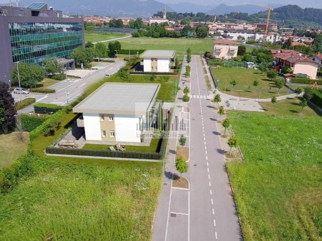Terreno in vendita a Curno, Lombardia