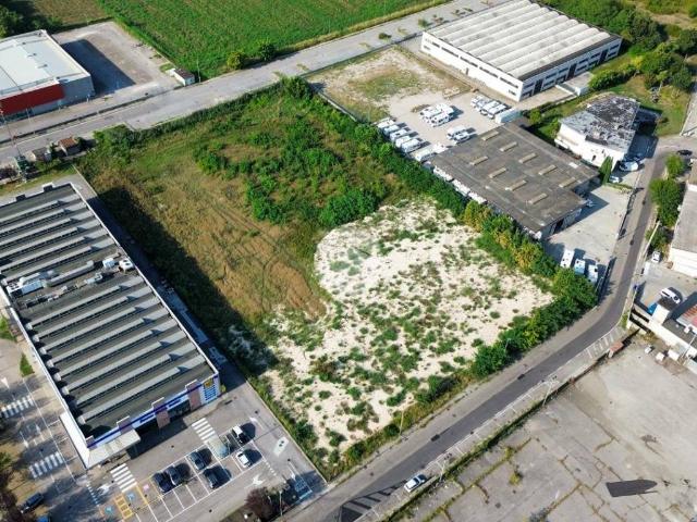 Terreno in vendita a Curtatone, Lombardia