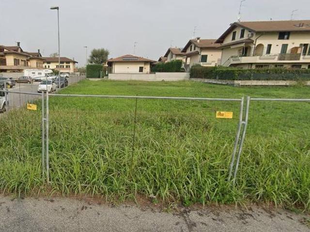 Terreno in vendita a Dairago, Milano