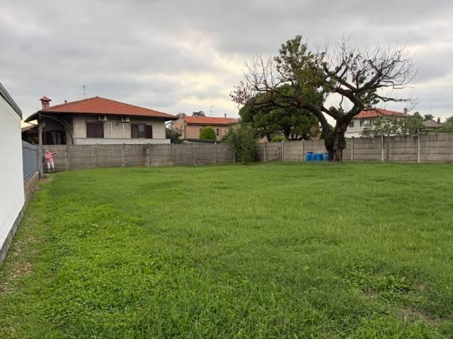 Terreno in vendita a Olcella, Dairago