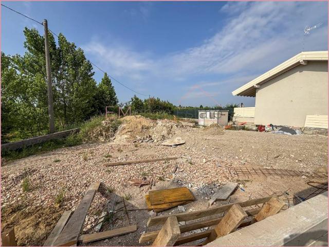 Terreno in vendita a Desenzano Del Garda, Brescia