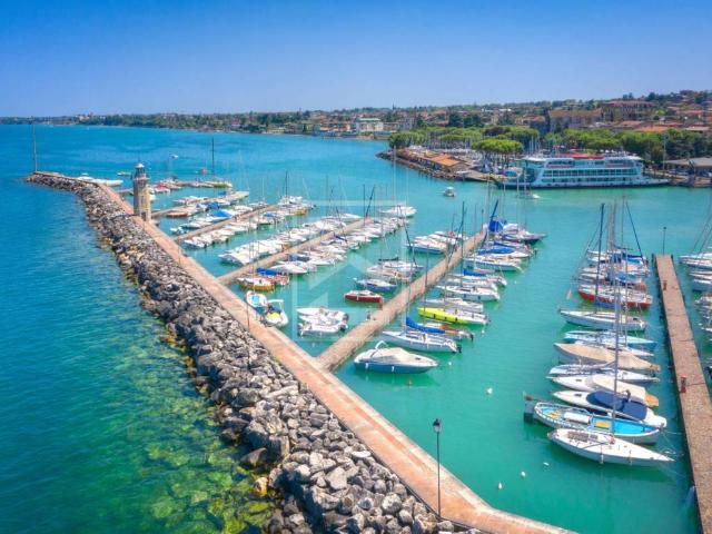 Terreno in vendita a Desenzano Del Garda, Lombardia