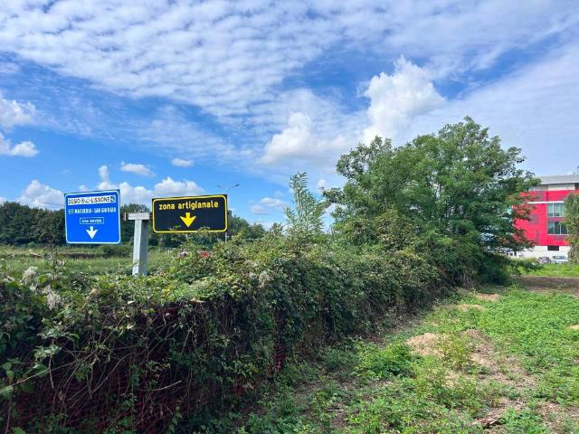 Terreno in vendita a Sacro Cuore-Stazione, Desio