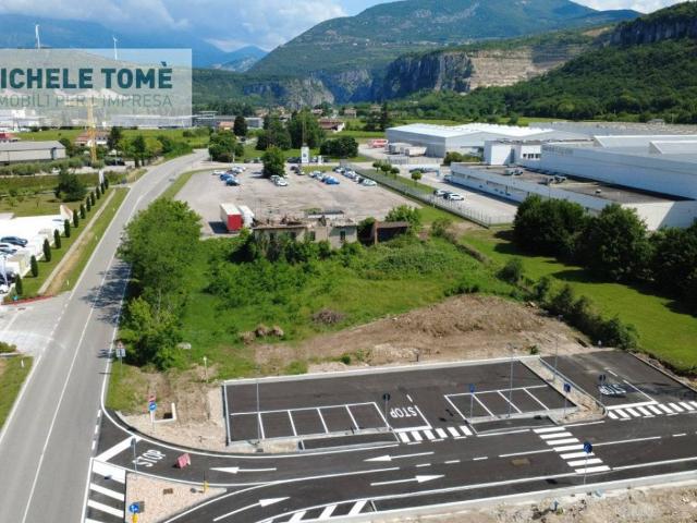 Terreno in vendita a Dolcè, Veneto