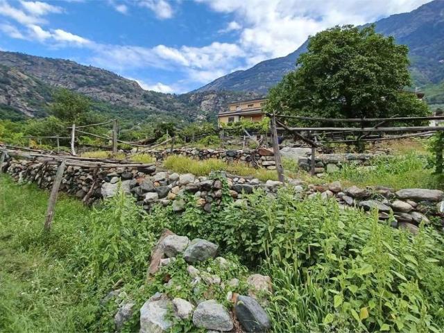Terreno in vendita a Donnas, Aosta