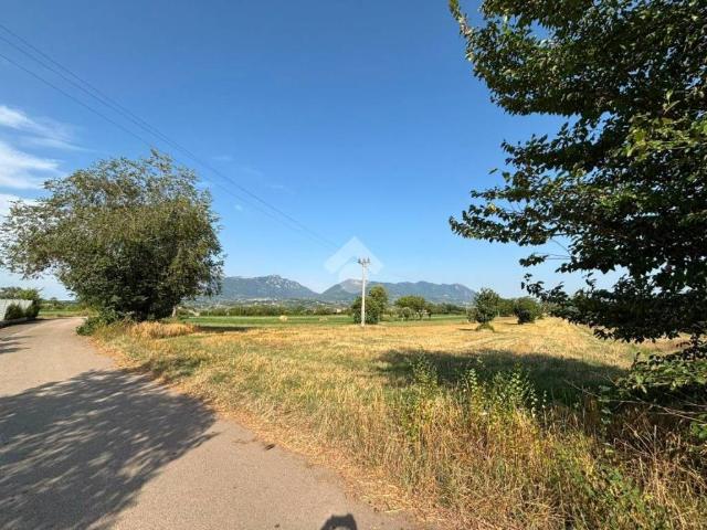 Terreno in vendita a Dugenta, Campania