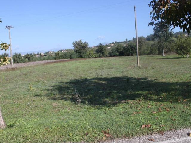 Terreno in vendita a Dugenta, Campania