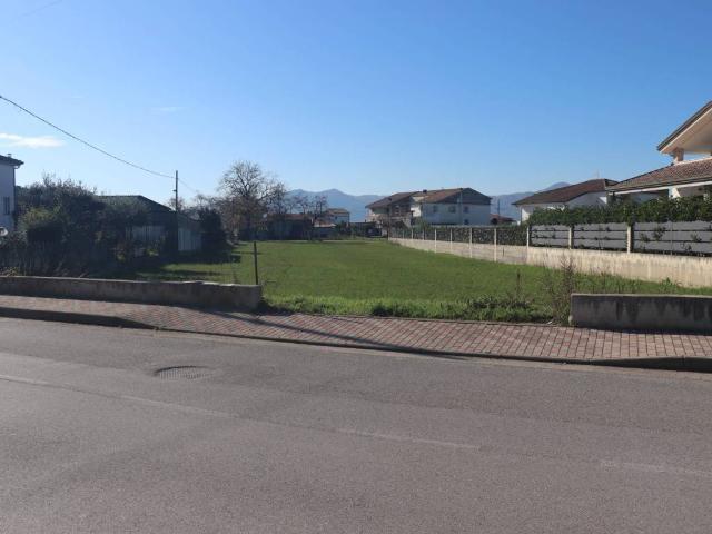 Terreno in vendita a Dugenta, Campania